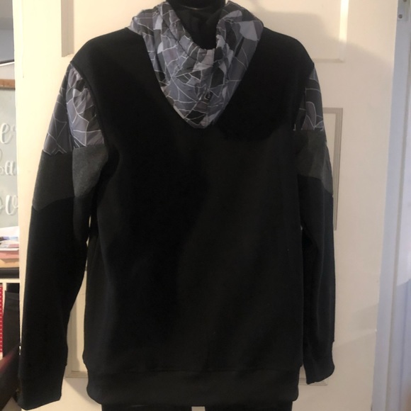 NWT South Pole Black Abstract Pattern Pullover - Picture 4 of 5